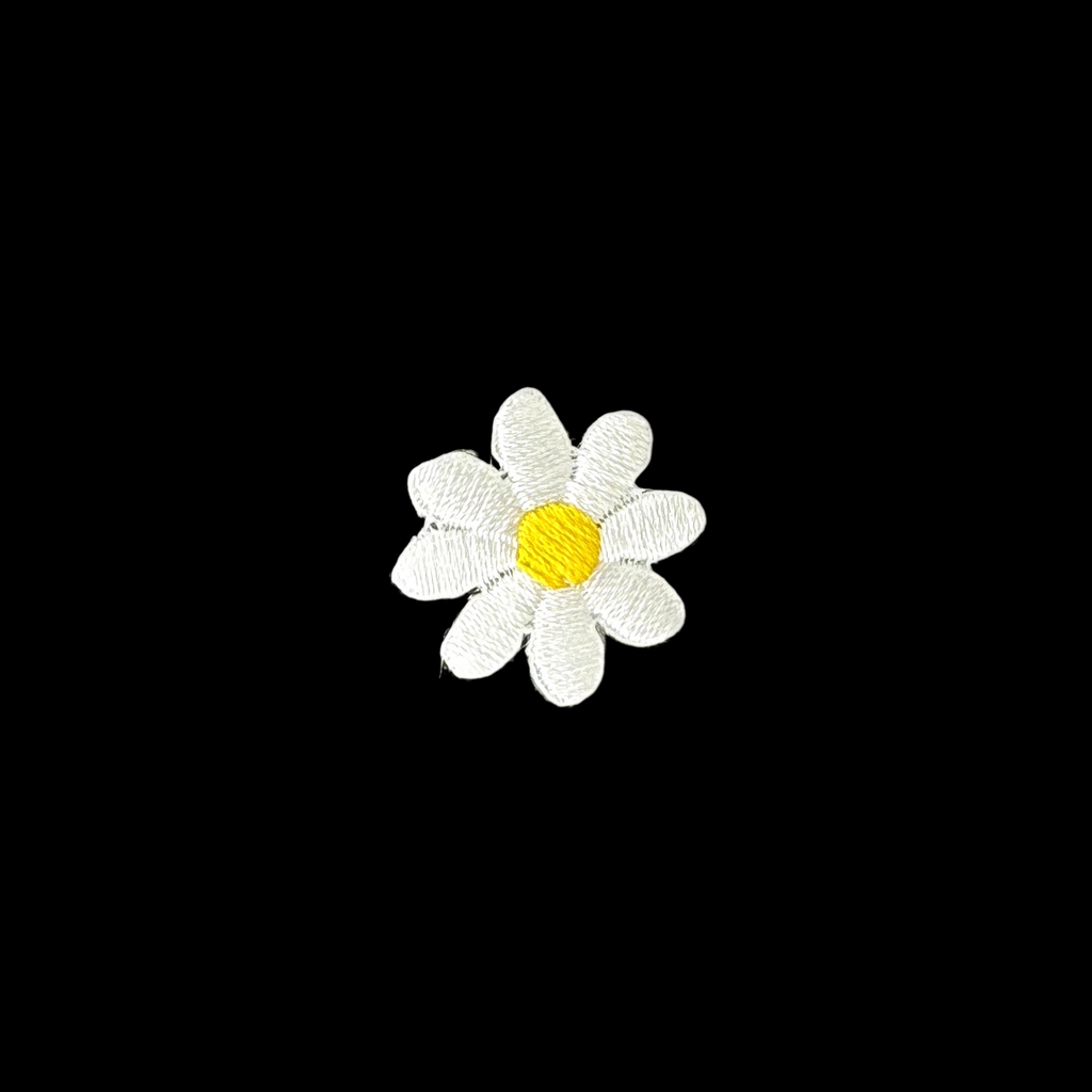 white daisy applique from Heit's Wholesale bulk sewing supply company